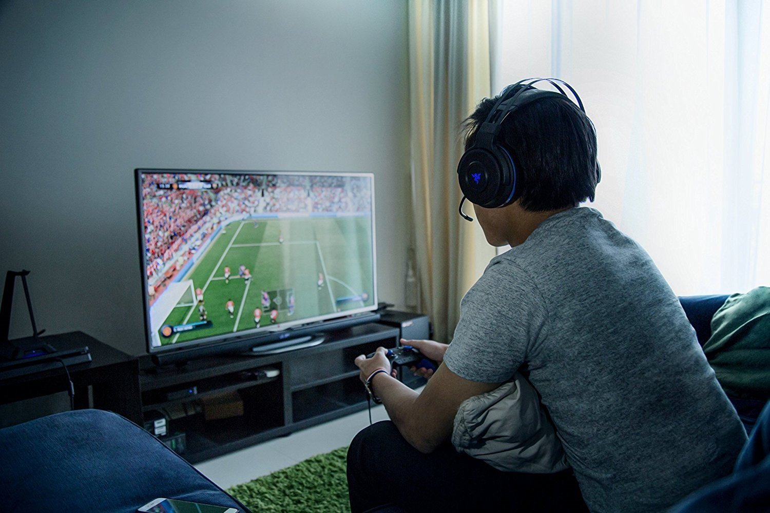 Razer Thresher for PS4 Wireless and Wired Gaming Headset