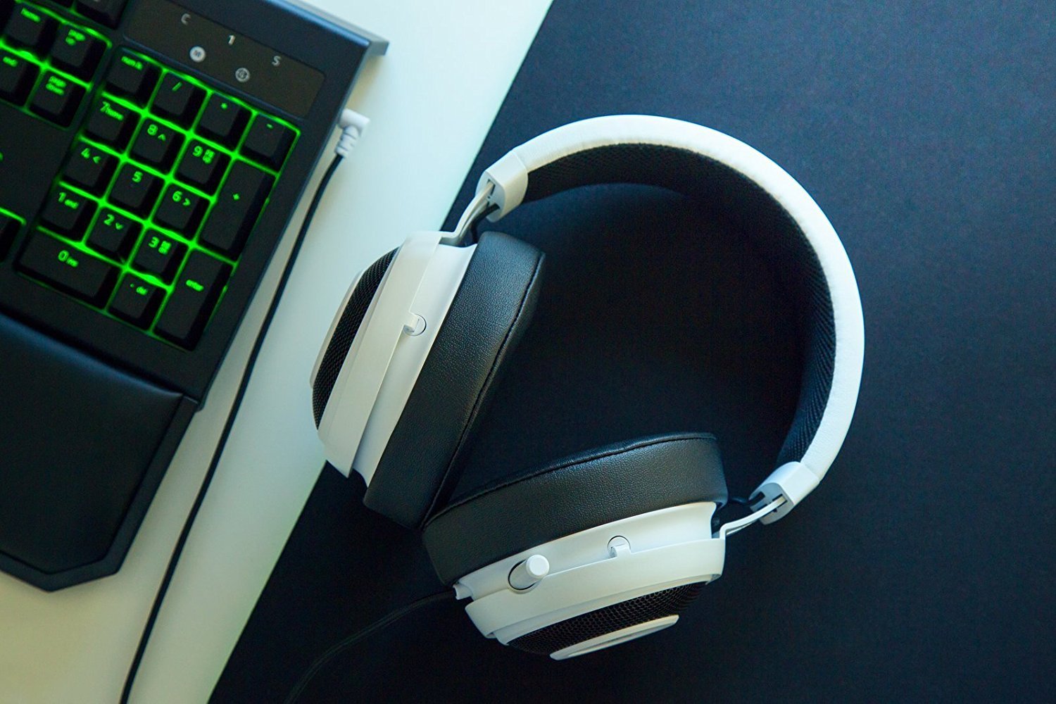 Razer Kraken Pro V2 Oval Ear Cushion Gaming Headphone
